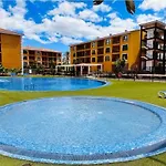 Paradise With Pools And Ac